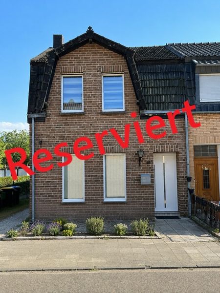 ::::GUT GEBRAUCHT UND NOCH ZU HABEN... REIHENENDHAUS IN GUTER LAGE VON GELDERN:::